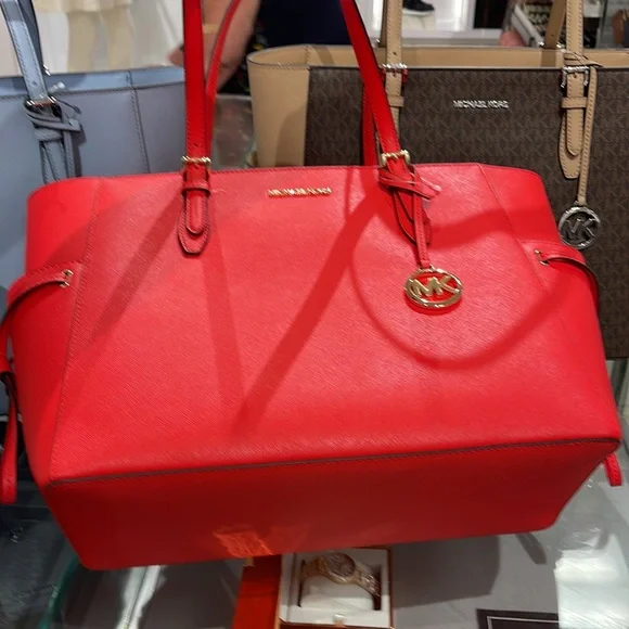 Michael Kors Gilly Large Drawstring Travel Leather Top Zip Tote 
Dark Sangria - Picture 8 of 16